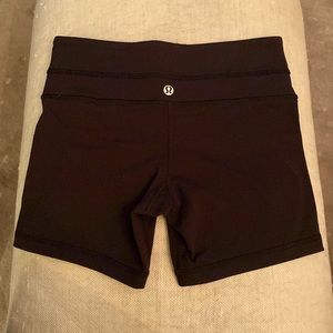 Lululemon bike shorts, 2.5 in, size 4